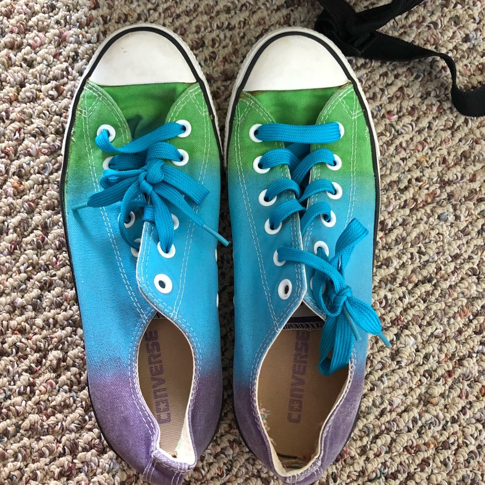 Multicolored converse